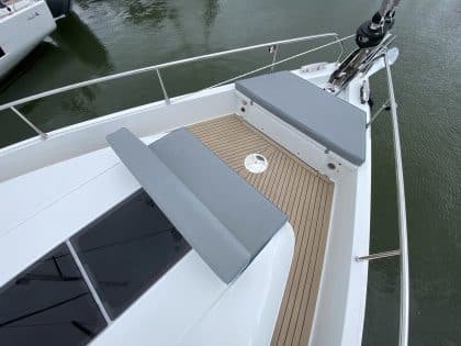 Moody 48 DS bow seating and backrest with optional contrast piping for style and comfort.