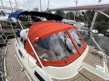 Westerly Corsair with a Tecsew 3-bar sprayhood providing increased cockpit coverage, featuring Paskal No 10 water-repellent zippers.